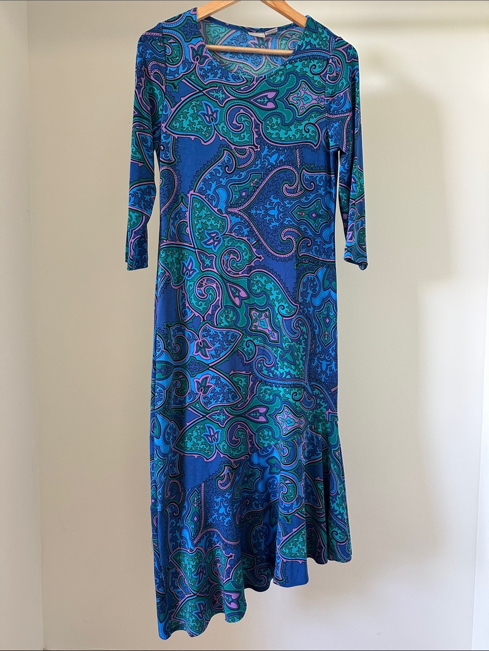Chico’s Travelers Blue Paisley Asymmetrical Flutter Hem Dress‎